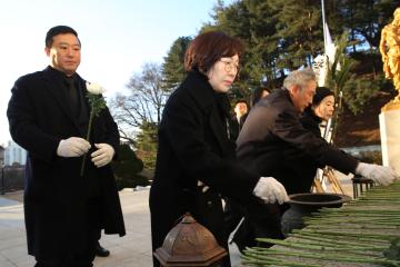 2025 새해 현충탑 참배